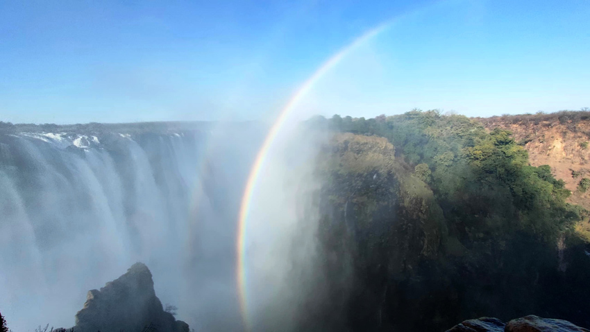  Kim Teoh／无处不彩虹──维多利亚瀑布	
