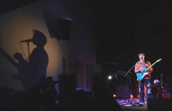 Kinkiyen／凤小岳眼中的马来西亚，多元音乐的现场与边界