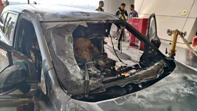 视频| KLIA2离境大厅门外火烧车 英勇民众迅速以灭火器灭火