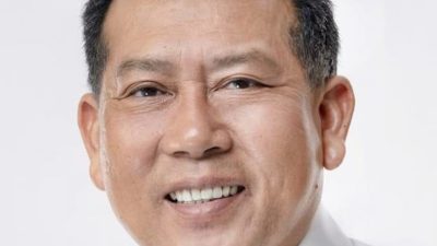 副数字部长访隆市指挥中心   赞AI提高城市管理效率