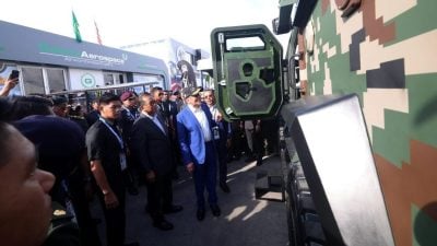“Ribat”象征信仰爱国和科技   安华推介首辆轻型战术车