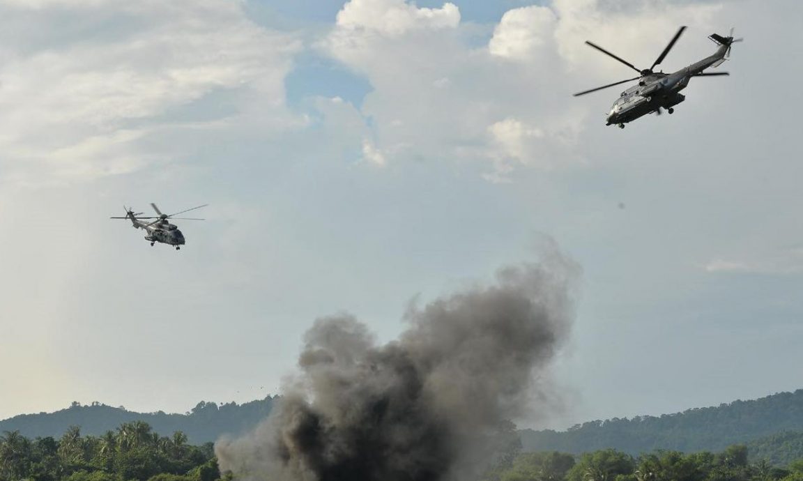 LIMA／画页文：LIMA25开幕，我国“大黄蜂”战机冲破云霄轰炸展实力