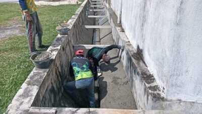 市议员紧急协调  坍塌沟墙2天修复