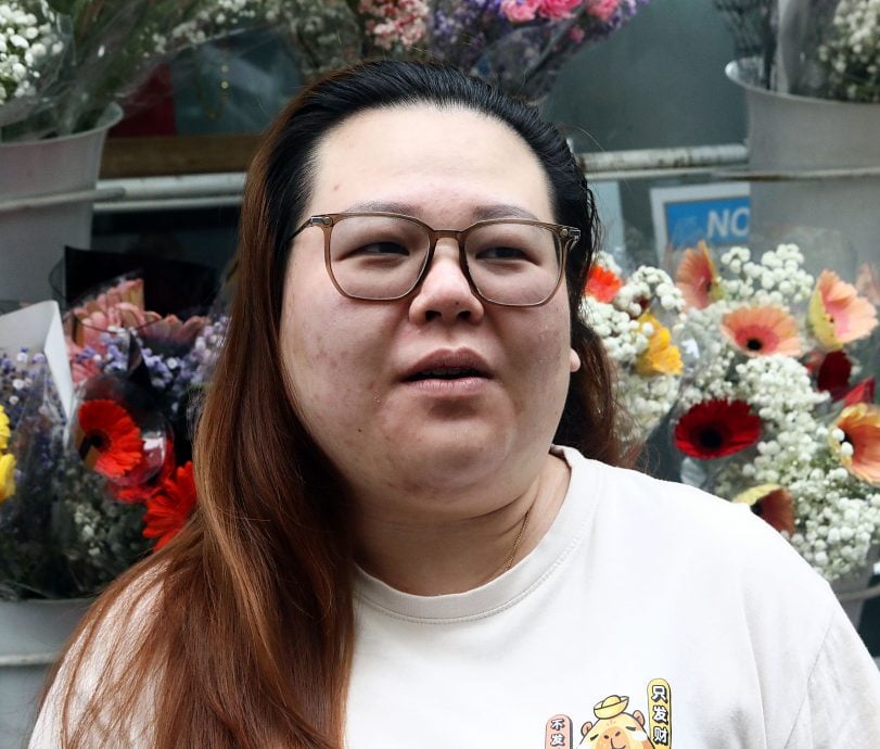 me03主文-大都会-母亲节茨厂街走访(感人角度)/8图