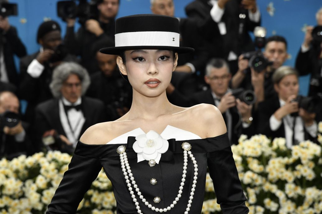 Met Gala｜蕾哈娜宣布怀第三胎　BLACKPINK三缺一美艳亮相