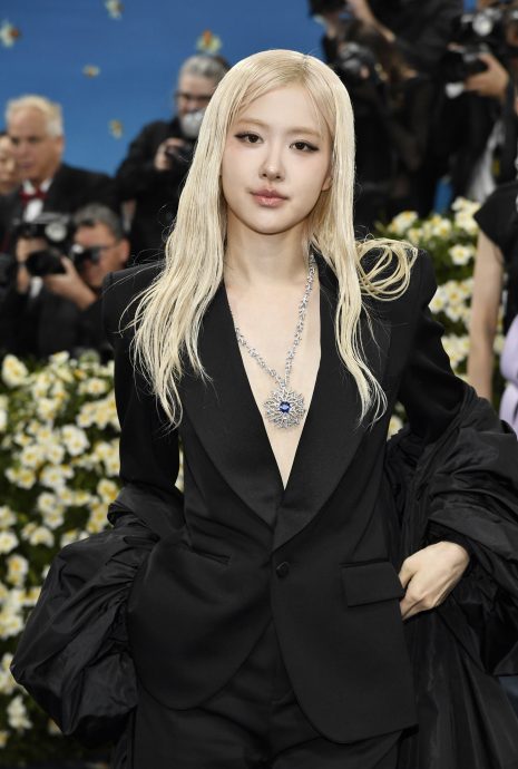 Met Gala｜蕾哈娜宣布怀第三胎　BLACKPINK三缺一美艳亮相