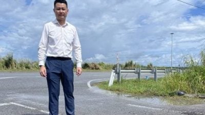 ASSAR路口路坑未修补 . 林思健：市局漠视安危