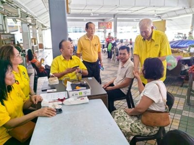 卑尔骚人联流动服务 . 传递政府利民措施