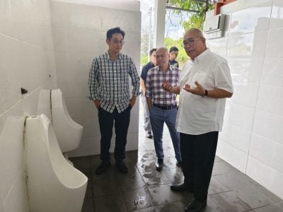 俞小珊：修好又遭损毁 . 人为破坏设施 不该指责市局