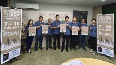 在星城广场旧翼底楼．8月房地产展销会