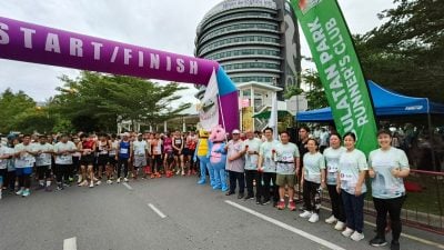 庆祝美里升市20周年．1400人奋力奔跑