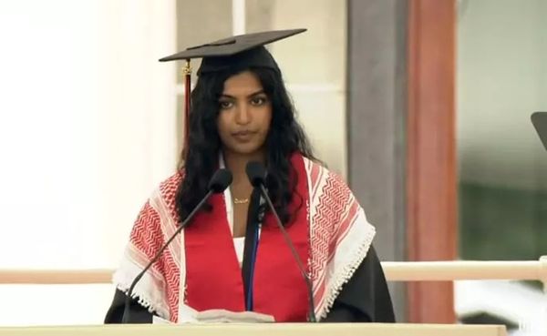 MIT毕典爆冲突！学生代表轰校方挺以“种族灭绝”　犹太学生怒退场