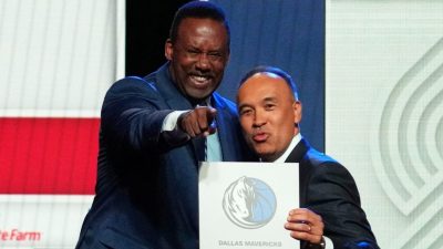 NBA|上演1.8%几率“神抽”戏码 独行侠爆冷抢下状元签