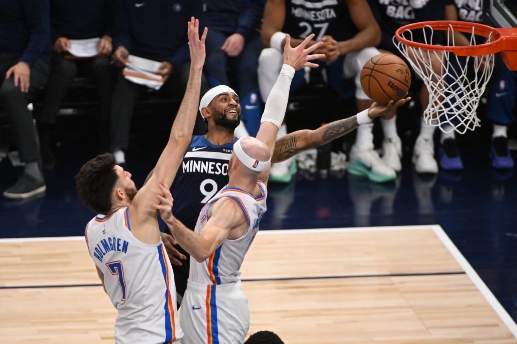 NBA西部总决赛| 3新星合砍95分致胜  雷霆“劈狼”听牌