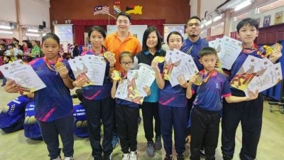 森乒乓学联赛   庇朥县3华小团体赛夺双冠