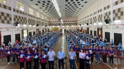 黄新发：捕杀不人道    应文明处理流浪狗问题