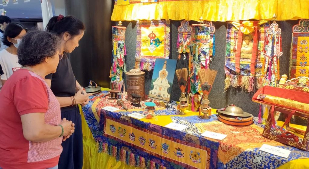 莲花展览迎卫塞 弘扬佛教意义