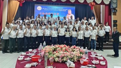 大马中央福利理事会槟州分会等三机构理事宣誓礼 黄荣盛：政府拨予安老院津贴杯水车薪