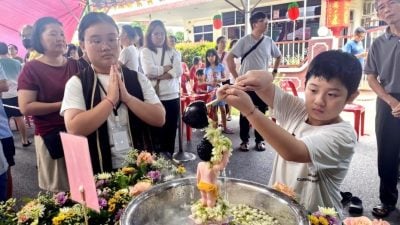 吉中佛教会系列庆典   拨款捐献6学校