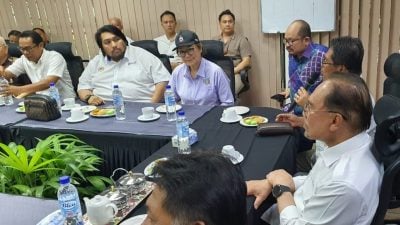 不应恶言相向 安华：党选应团结为重