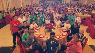 菜总吁政府高度关注 . 实际行动改善农民困境