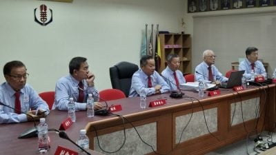华团理事会 . 刘仁祥：慎防极端种族主义袭砂 . 团结一致捍卫华社权利