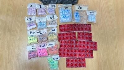 警夜店起逾3万毒品 . 逮1毒贩