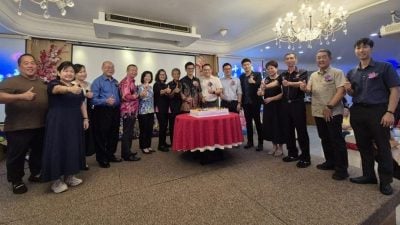 诗巫以诺松龄协会10周年庆典 . 张庆信：推广“活跃老龄化” 以诺开展精彩旅程