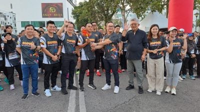 程明智：激励聋人走出来 . 多与社区接触