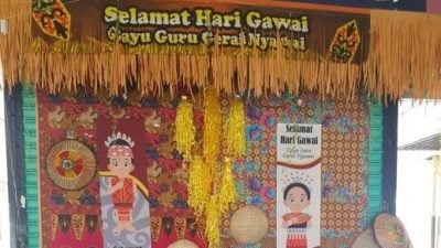 圣心华小迎接达雅节 多元走廊添节庆装饰