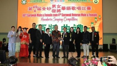 全砂男女华语歌赛 . 民都鲁夺总冠军
