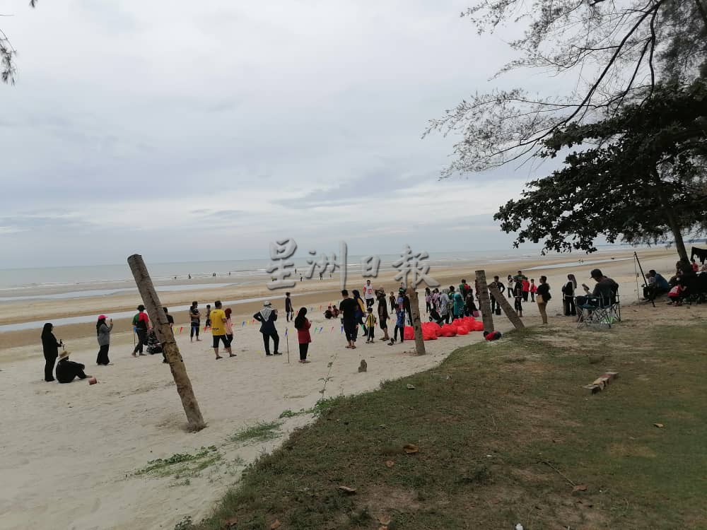 星角摄/“天然景色怡人,珍巴卡海滩露营活动好热闹!”