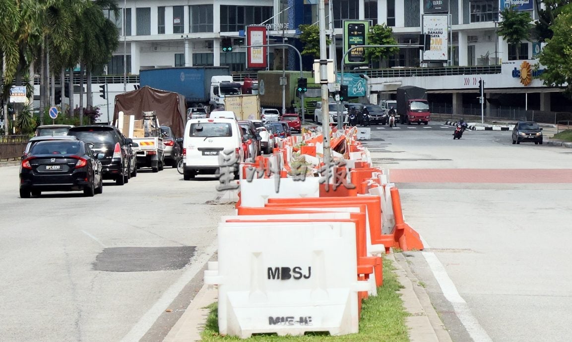 大都会封面/民众欢迎MBSJ建行人天桥、有盖行人道