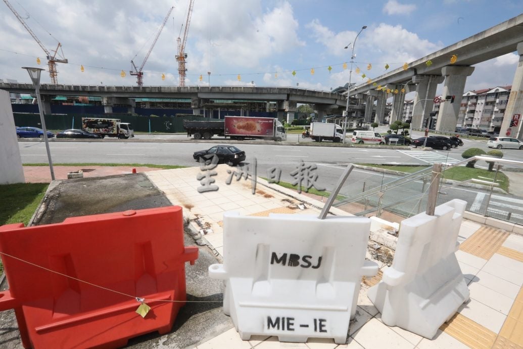 大都会封面/民众欢迎MBSJ建行人天桥、有盖行人道