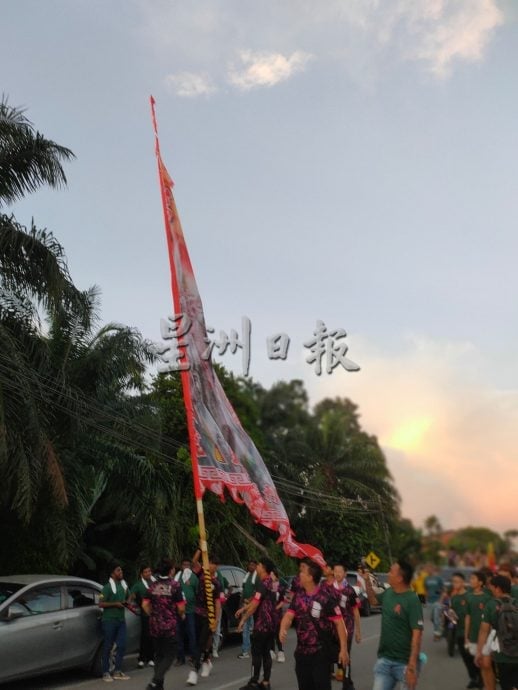先刊/大都会-万津顺安殿众神出巡游境27神庙近1000人参与声势浩大轰动一时