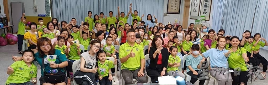 (大北马)30名小孩子体验当“怀孕”妈妈的辛苦