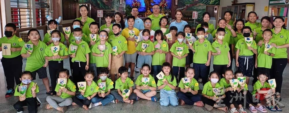 (大北马)30名小孩子体验当“怀孕”妈妈的辛苦