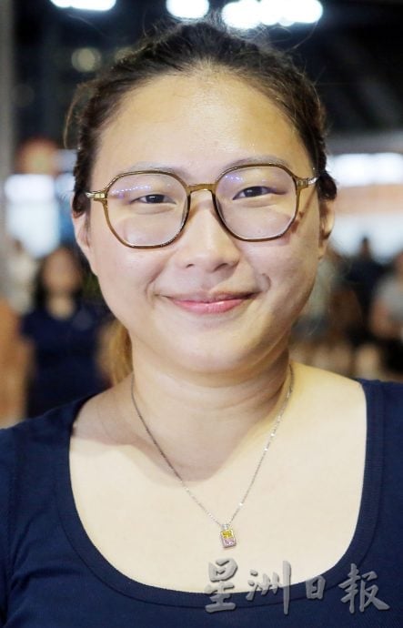 近5小时静默鏖战 10岁女生荣登“发呆王”