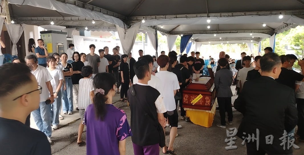 胡修衔出殡 教练好友送别