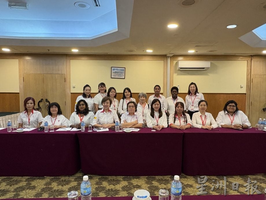 森行动党妇女组社青团改选,陈丽群 林骏荣 不战而胜