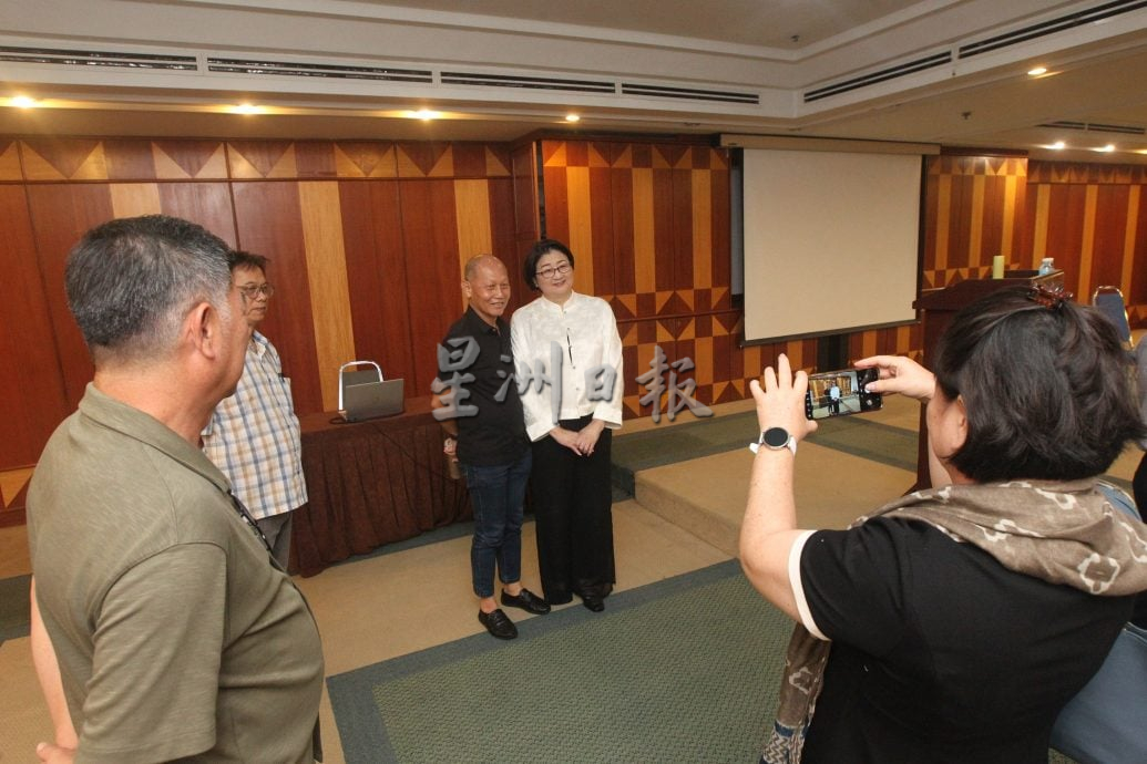 雷倩：内卷实为竞争 政府应扶持强企拓展海外商机