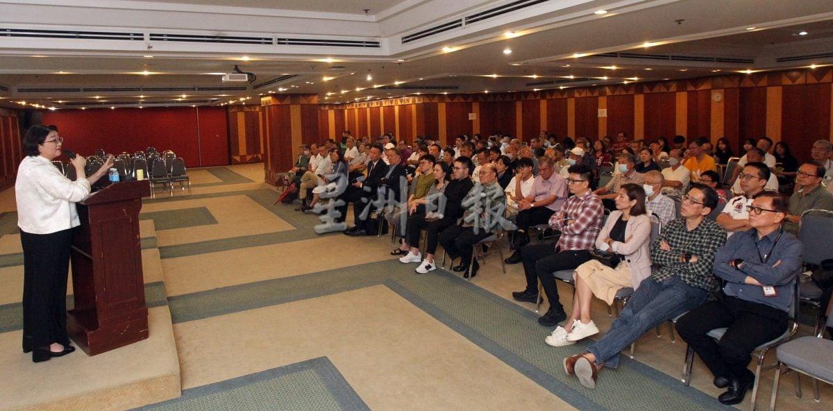 雷倩：内卷实为竞争 政府应扶持强企拓展海外商机