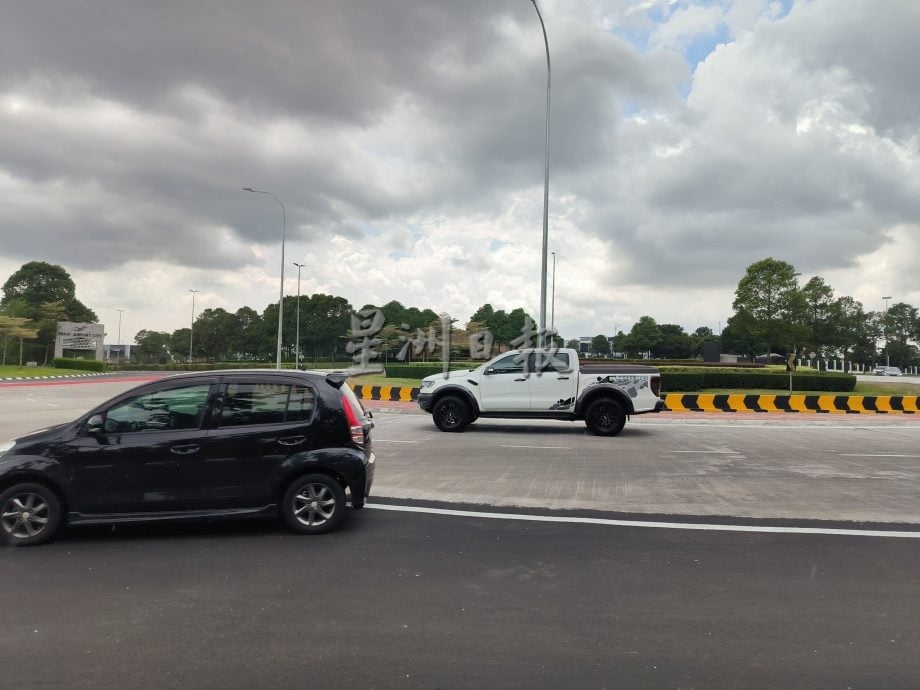 已签发 柔:士乃机场城交通圈地带恢复通车