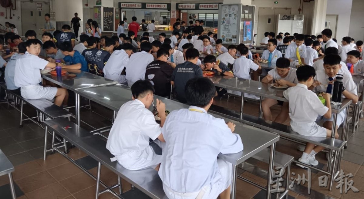 安顺三民独中43人食物中毒 卫生局准食堂营业