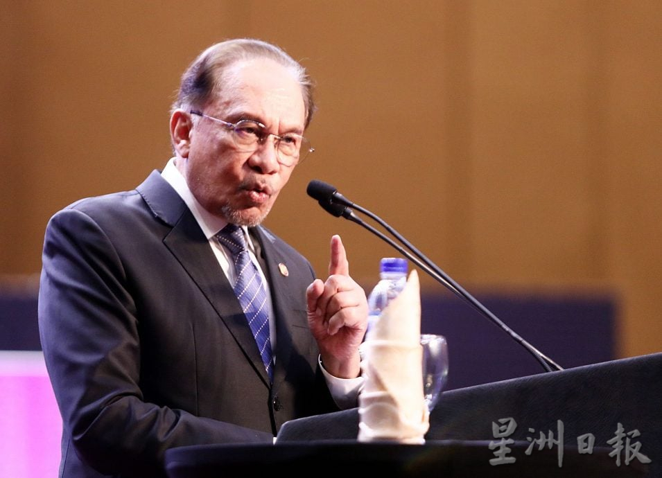 “你不是一头神圣牛” 安华提醒学生:求知不忘良知