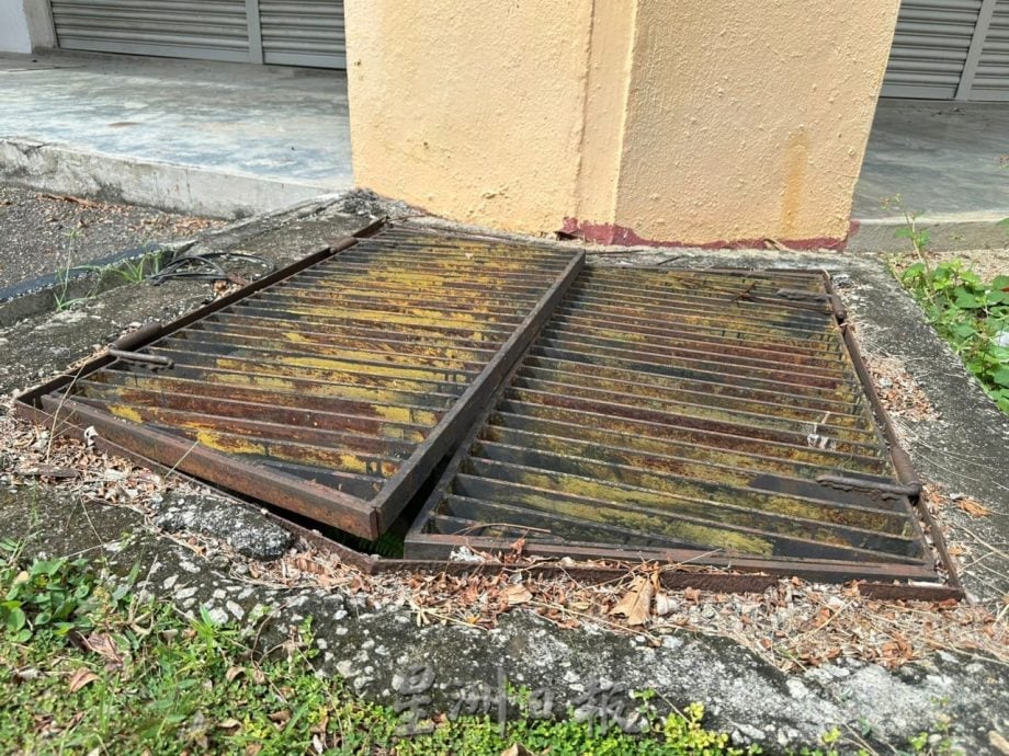 (古城第三版主文)双岛城沟盖损坏或不见 危及公路使用者安全