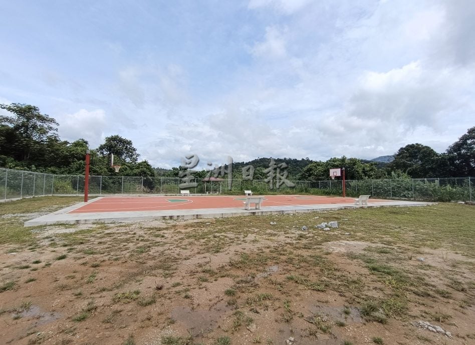 双溪文都新村资源回收站 小黄人桌椅遭破坏