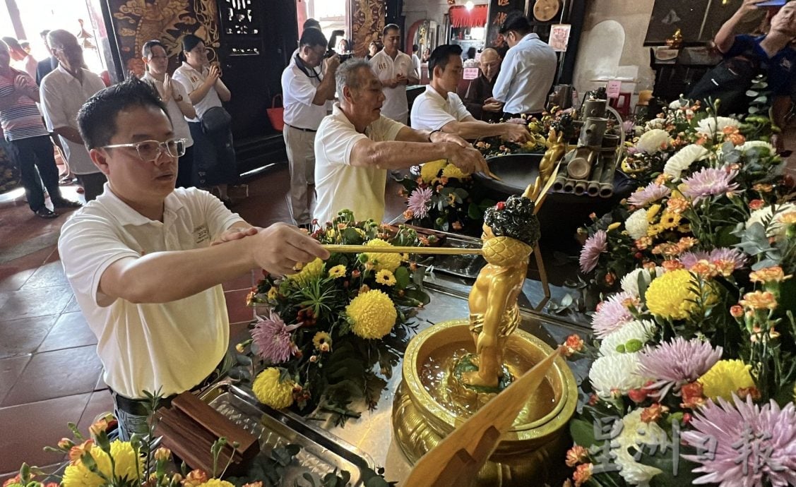 （古城版）511卫塞节10年大游行，佛诞日供佛浴佛