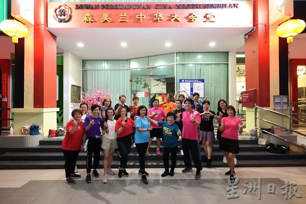 供星洲网：乐活频道|广场舞标准和条件约束不高 舞动身体释放多巴胺与胺多酚
