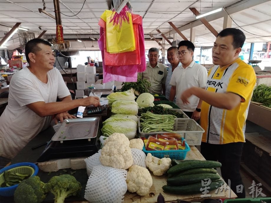 霹：封面主文／和丰大巴刹 也朗巴刹 获房地部拨150万提升